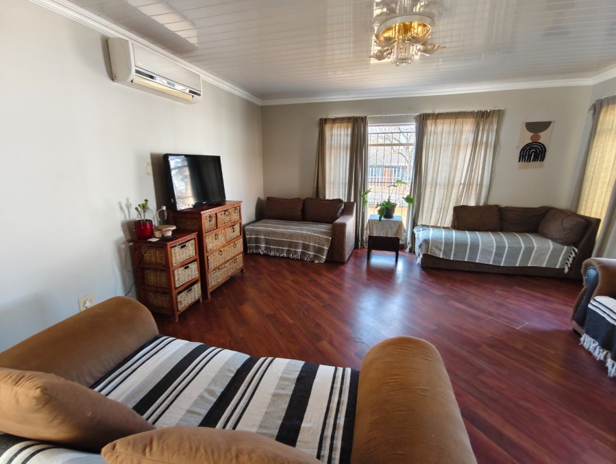To Let 3 Bedroom Property for Rent in Uitsig Free State